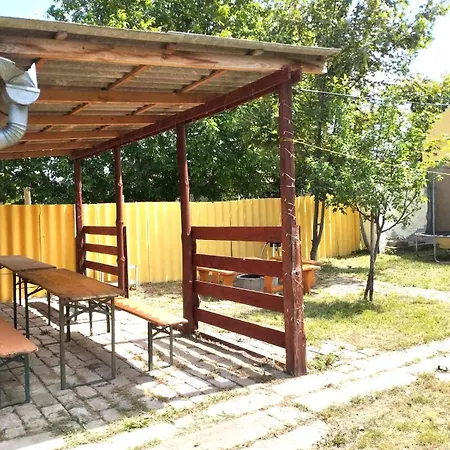 Csaladbarat شقة Balatonkeresztúr