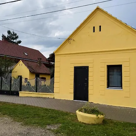 Csaladbarat شقة Balatonkeresztúr