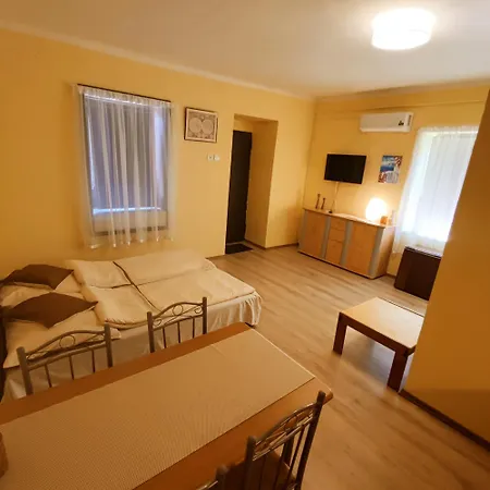 شقة Csaladbarat Balatonkeresztúr